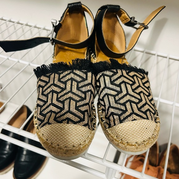 Crown Vintage Black and Tan Ankle Strap Shoes - Picture 6 of 7